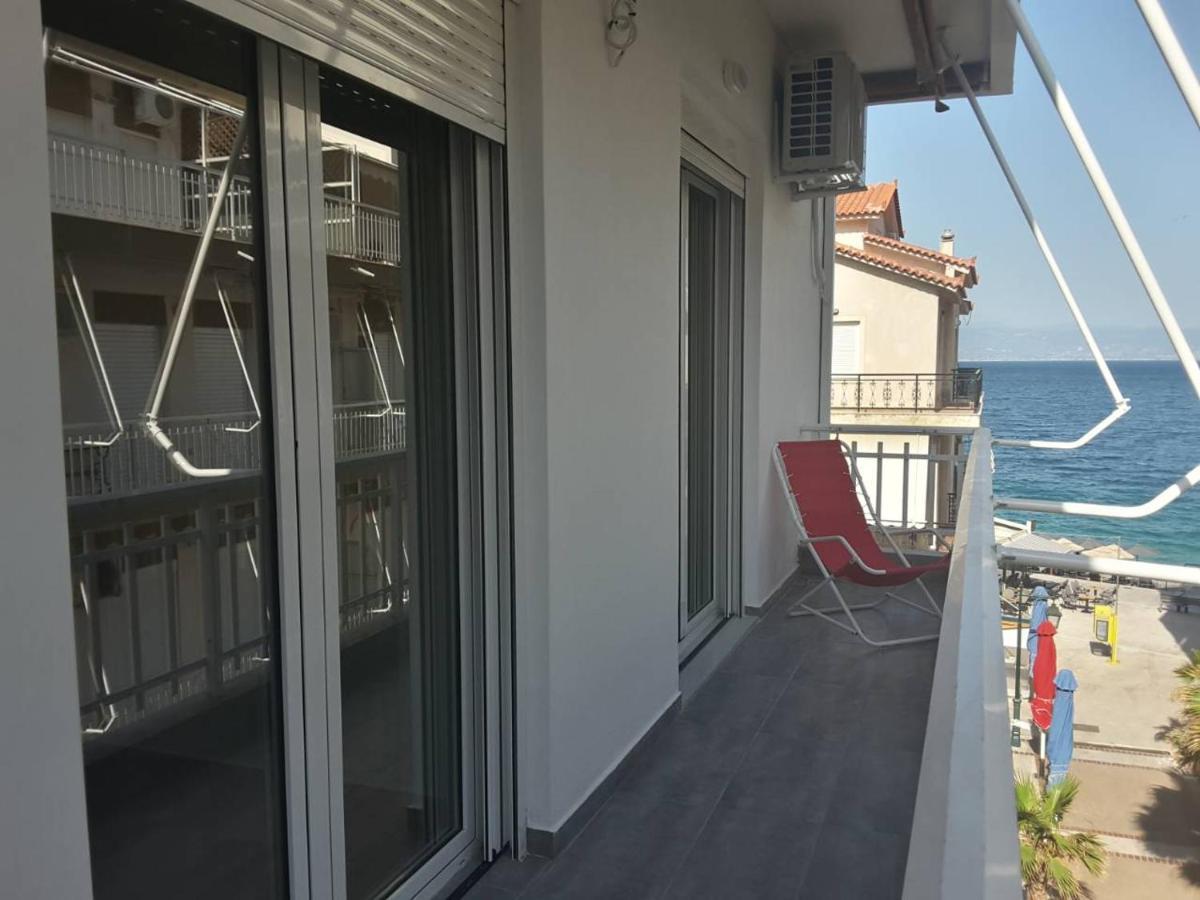 Seaview Apartment In Theheart Of Loutraki Eksteriør bilde