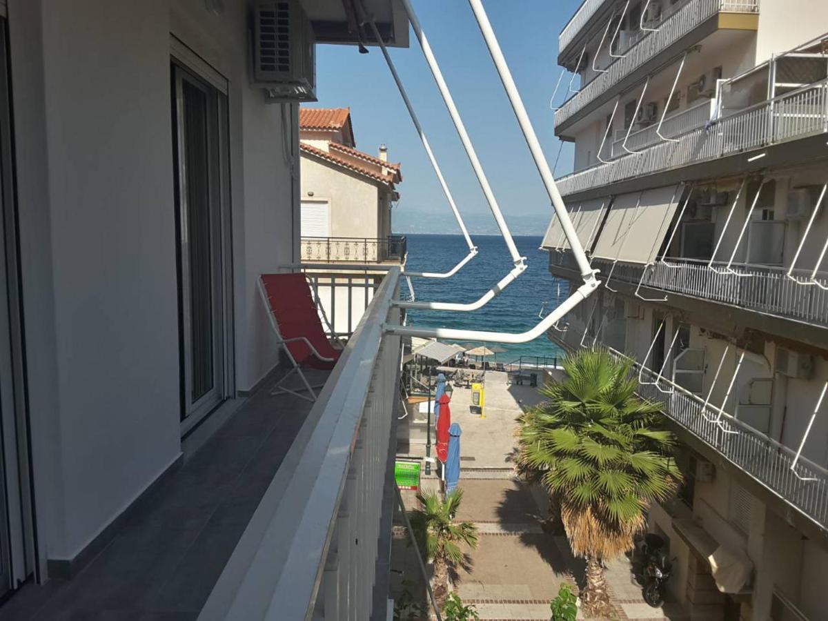 Seaview Apartment In Theheart Of Loutraki Eksteriør bilde